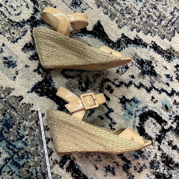 Diane von Furstenberg Nude Sudan Patent Wedge Espadrilles Sandals sz 8.5M - Picture 7 of 16